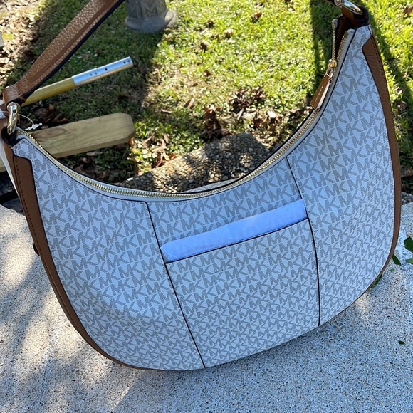 Michael Kors Large Hobo Bag - Picture 6 of 9